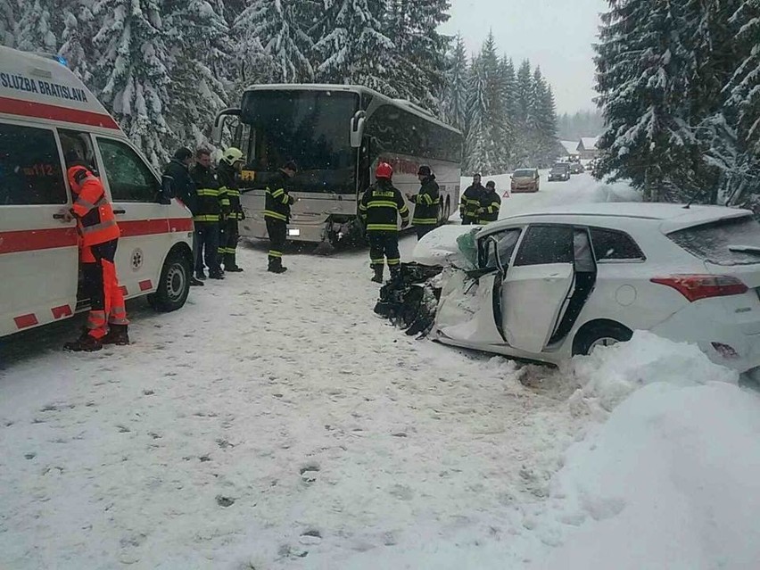 Z nieoficjalnych informacji wynika, że autokarem jechały...