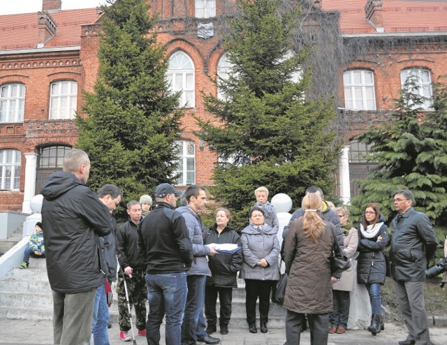 Rodzice z Gniewa gotowi są szukać pomocy nawet w Warszawie