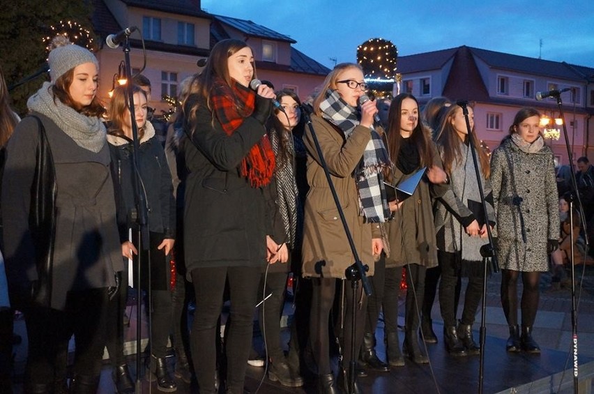 Kolędowanie na Rynku w Żorach wraz z chórem Voce Segreto