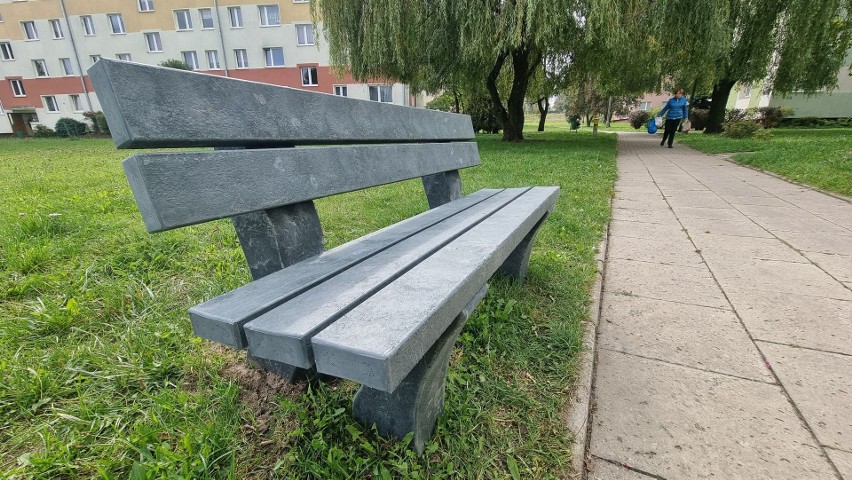 Wygodne i ekologiczne ławki ustawiono w osiedlach w Kielcach. Wykonano je z odpadów