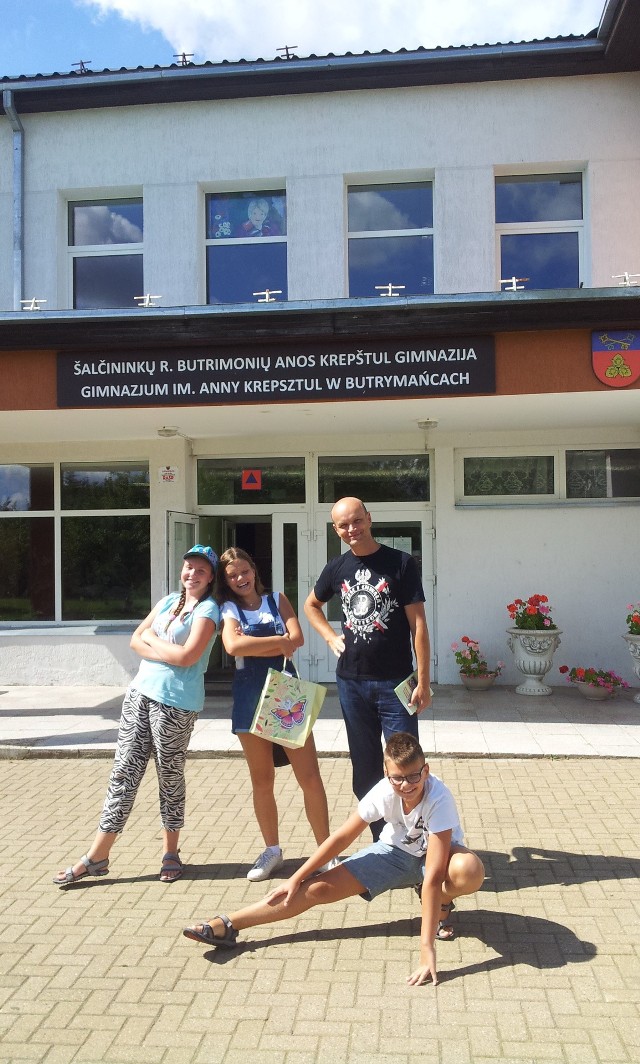 Mariusz Bojanowski podczas wizyty w zaprzyjaźnionej szkole na Wileńszczyźnie.