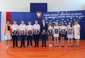Zakończenie roku szkolnego w gminie Czarnocin. W Cieszkowach, Sokolinie i Czarnocinie było bardzo uroczyście. Zobaczcie zdjęcia