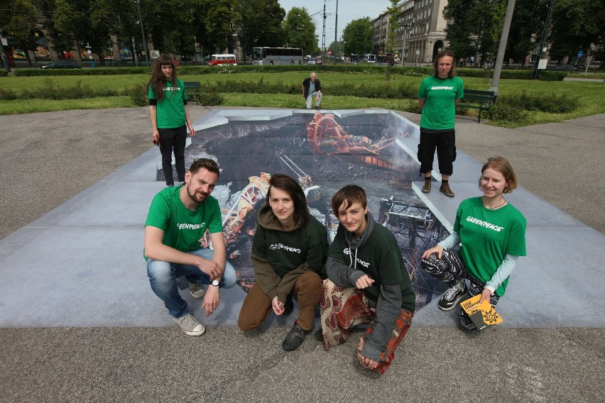 Kraków. Akcja Greenpeace przeciwko budowie kopalni odkrywkowych [ZDJĘCIA]