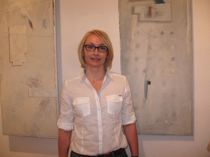 Katarzyna Słuchocka maluje architekturę.