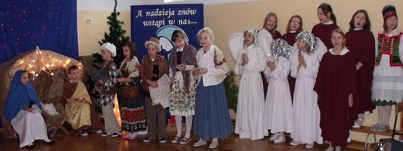Antonie, gm. Olszewo-Borki. Dzieci odtworzyły historię narodzenia Jezusa w Betlejem (zdjęcia)