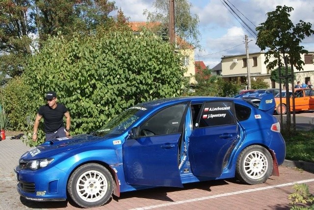 Na odcinkach specjalnych najlepiej radzili sobie Arkadiusz Lechoszest i Jacek Spentany z Baborowa jadący subaru imprezą.