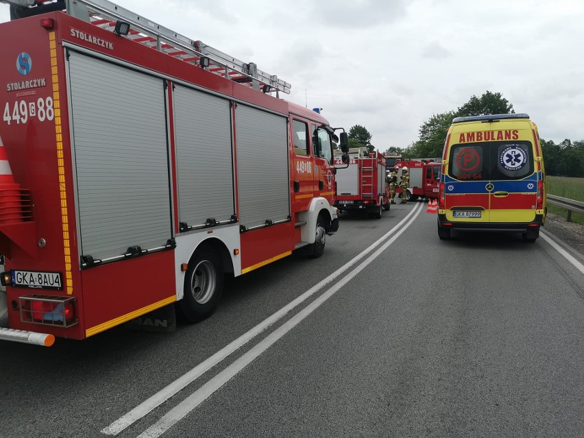 Wypadek na DK7 w Leźnie