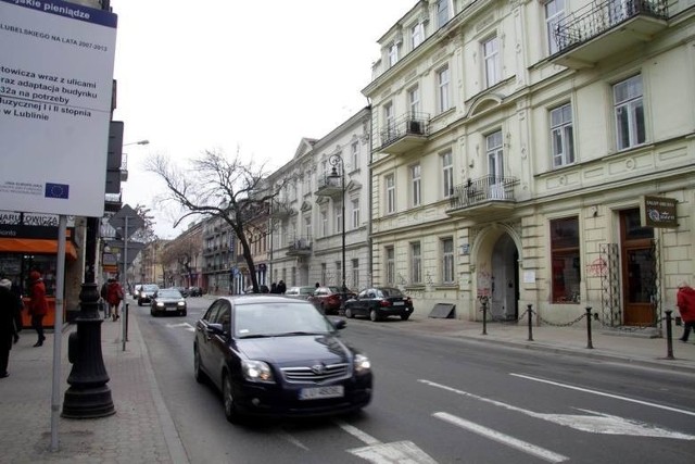 Przebudowa ulicy Narutowicza obejmie odcinek od ul. Okopowej do ul. Lipowej. Wymienione mają być sieci podziemne, ułożona zostanie nawierzchnia asfaltowa, pojawi się nowe oświetlenie uliczneFot: Małgorzata Genca