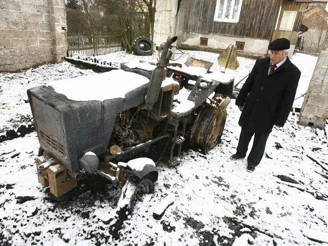 Zdzisław Kędzior, sołtys Rudnej Małej. - Ludzie żyją w strachu o dobytek. Józefczykom spalił stodołę i traktor