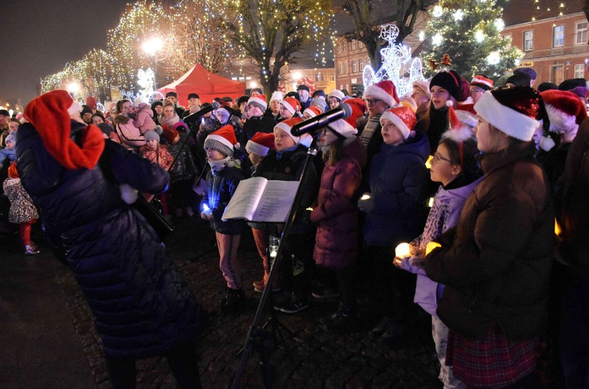 6 grudnia po południu na Rynku w Gniewkowie, podczas...