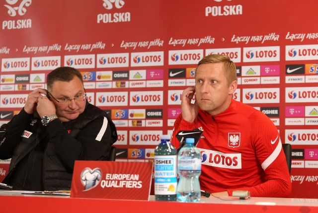 Trener kadry Czesław Michniewicz podczas konferencji prasowej na Stadionie ŚląskimZobacz kolejne zdjęcia. Przesuwaj zdjęcia w prawo - naciśnij strzałkę lub przycisk NASTĘPNE