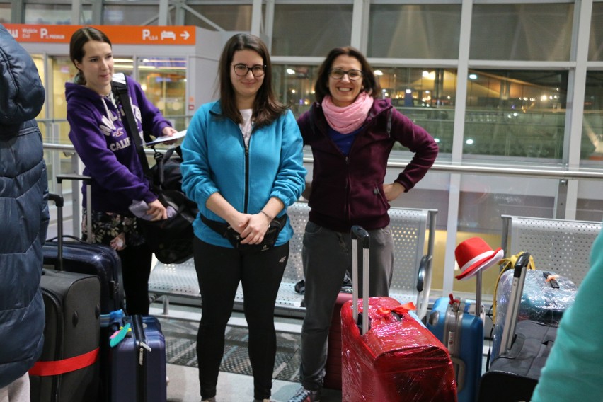 Młodzież z Węgrzynowa poleciała do Panamy na Światowe Dni Młodzieży 2019 [ZDJĘCIA Z LOTNISKA]