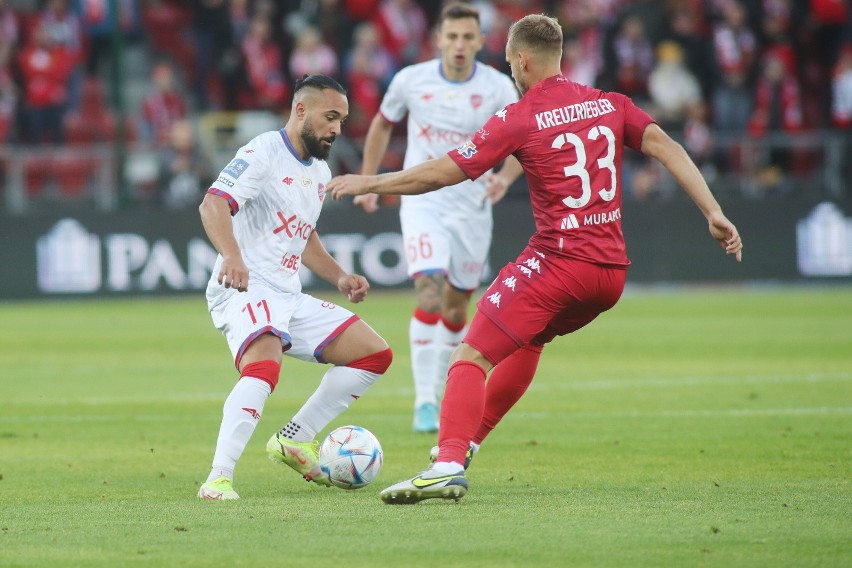 PKO Ekstraklasa. Raków nie przejął pozycji lidera. W Łodzi zatrzymał go Widzew