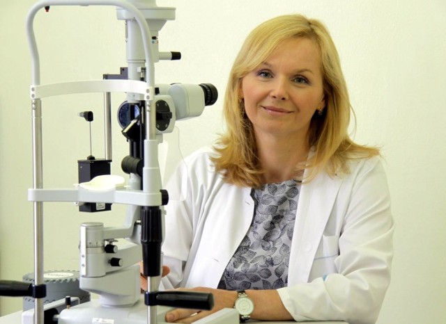 Dr Anna Woźniak, okulistka,  adiunkt w Katedrze i Klinice Okulistyki  Ogólnej Uniwersytetu Medycznego w Lublinie