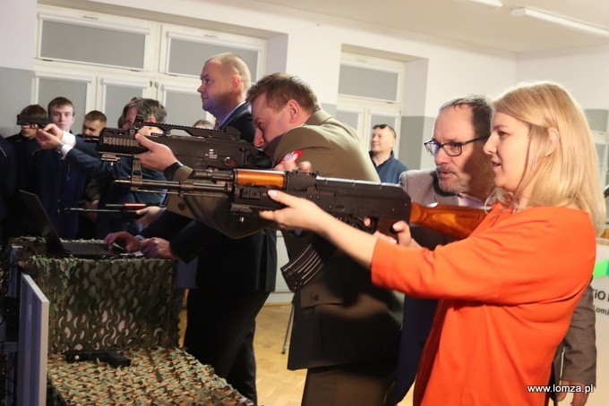 Otwarcie wirtualnej strzelnicy w Łomży.