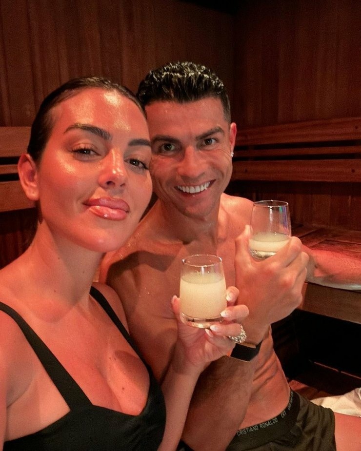 Cristiano Ronaldo cieszy się rodzinnym urlopem z Georginą Rodriguez po zawieszeniu na dwa mecze