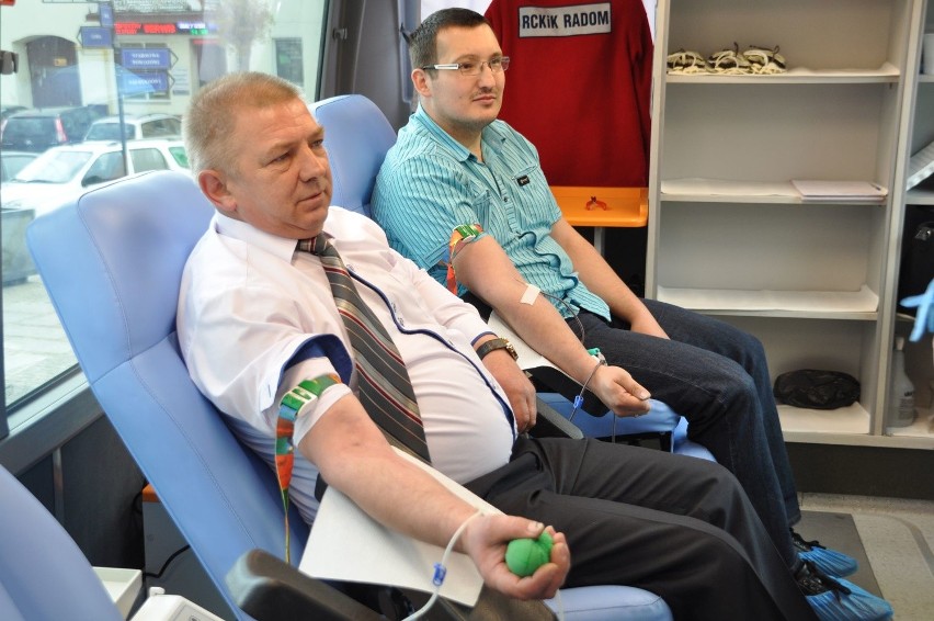 Rekordowa zbiórka krwi w Szydłowcu – ponad 26 litrów krwi dla potrzebujących