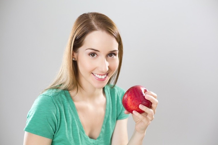 Zawarte w jabłkach pektyny oczyszczają organizm