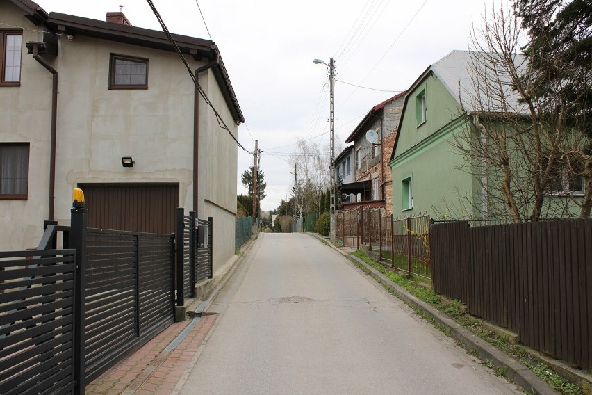 Kraków. Droga dla dewelopera kosztem istniejących domów? Mieszkańcy Mydlnik i ulicy Brzezińskiego mają obawy