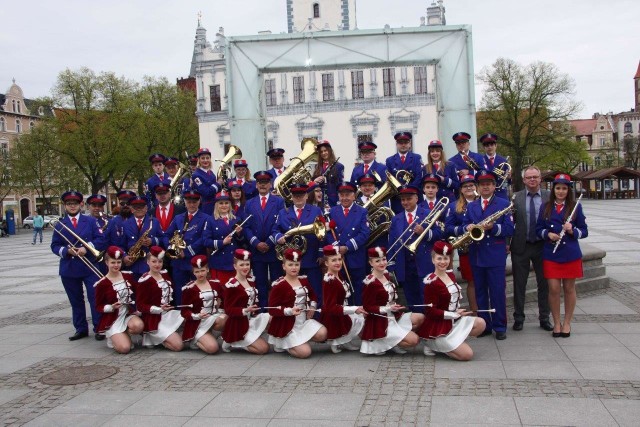 Muzycy po niemal 20 latach dostali nowe, piękne stroje | Gazeta Pomorska