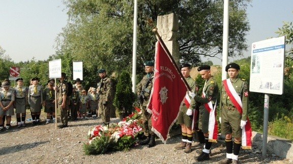 Wspomnienia przemarszu kadrówki z minionych lat