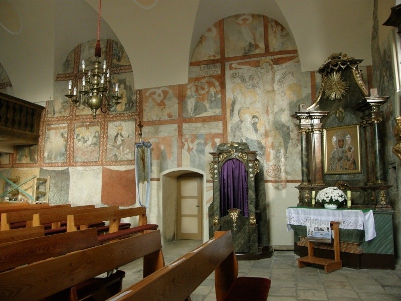 W kościele w Hajdukach trwa drugi etap konserwacji fresków z...