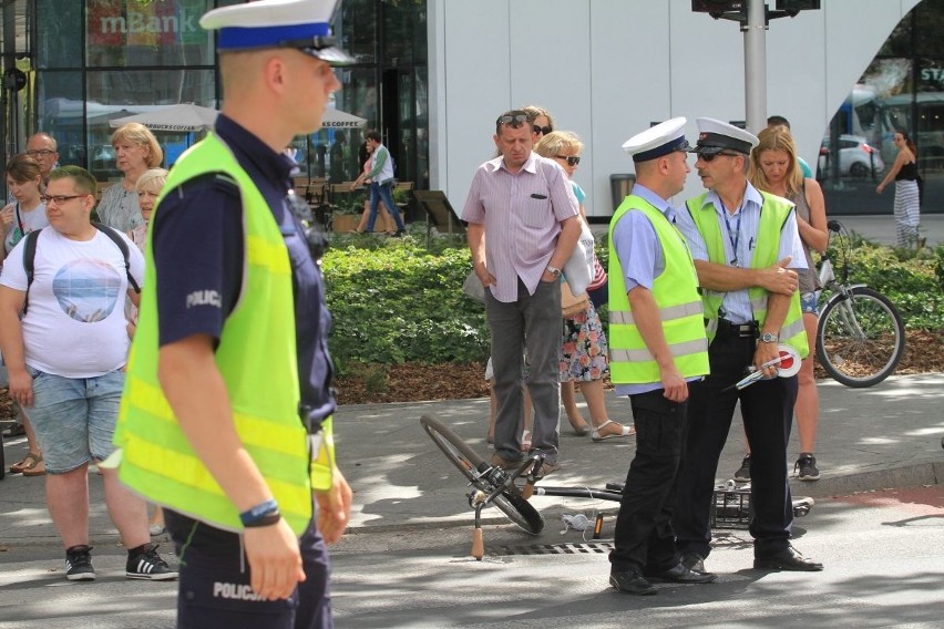 Wypadek przy Wroclavii. Osiem osób rannych, w tym dwie ciężko