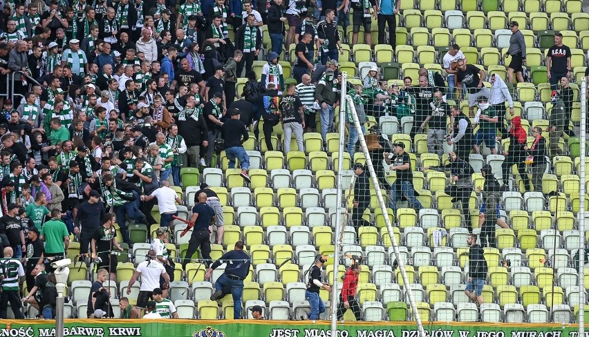 Kibole zdewastowali pub T29 na stadionie Lechii Gdańsk [ZDJĘCIE, WIDEO]