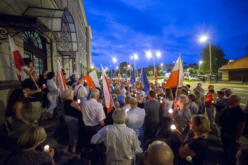 Tarnów. Manifestujący domagają się trzeciego veto 