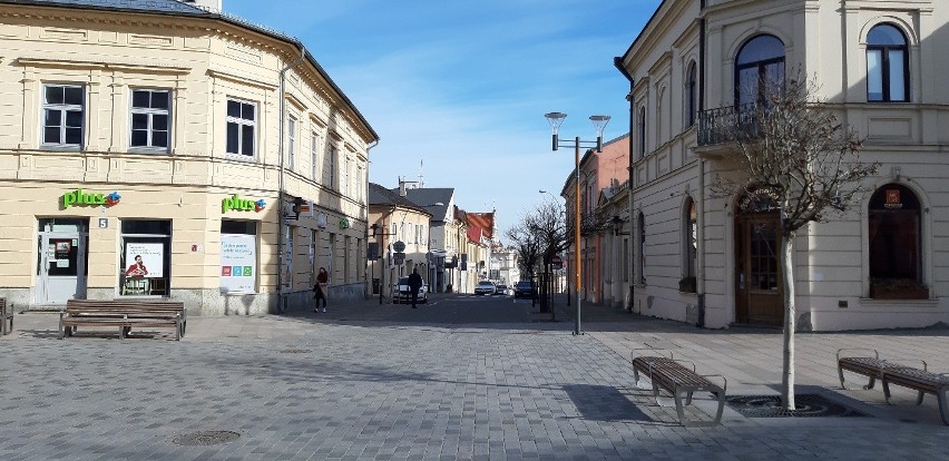 Lublin opustoszał. Mieszkańcy wzięli sobie do serca apele by zostać w domu. Zobacz zdjęcia