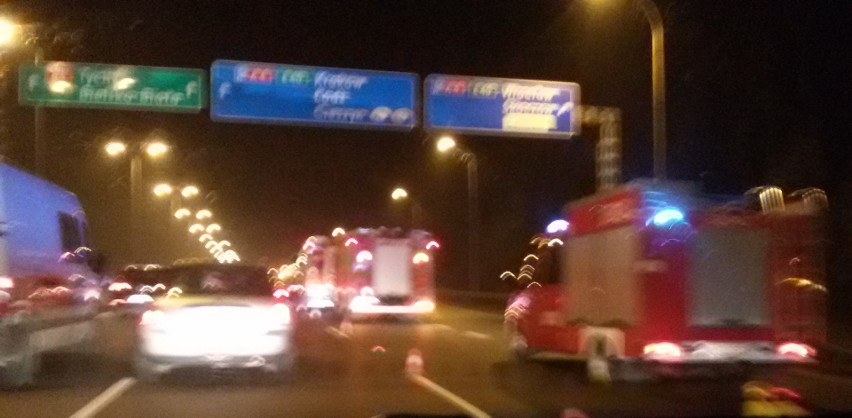 Katowice: Wypadek na Murckowskiej przed zjazdem na autostradę A4 na Wrocław i Zakrętem Mistrzów. Korek sięga Roździeńskiego koło Ikei