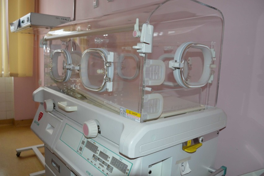 Ile szpital musiałby wydać, gdyby musiał kupić inkubatory,...