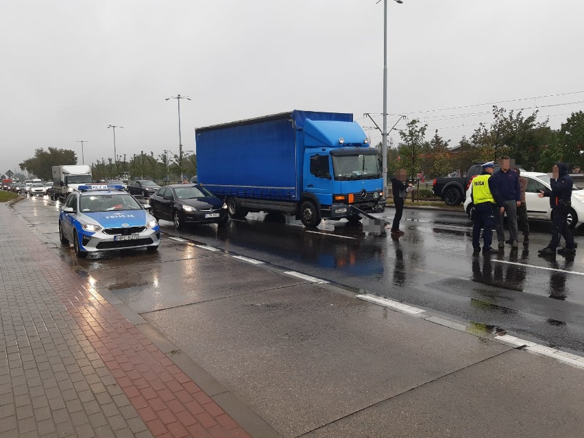 Wypadek na Szosie Lubickiej w Toruniu. Zderzyły się trzy auta