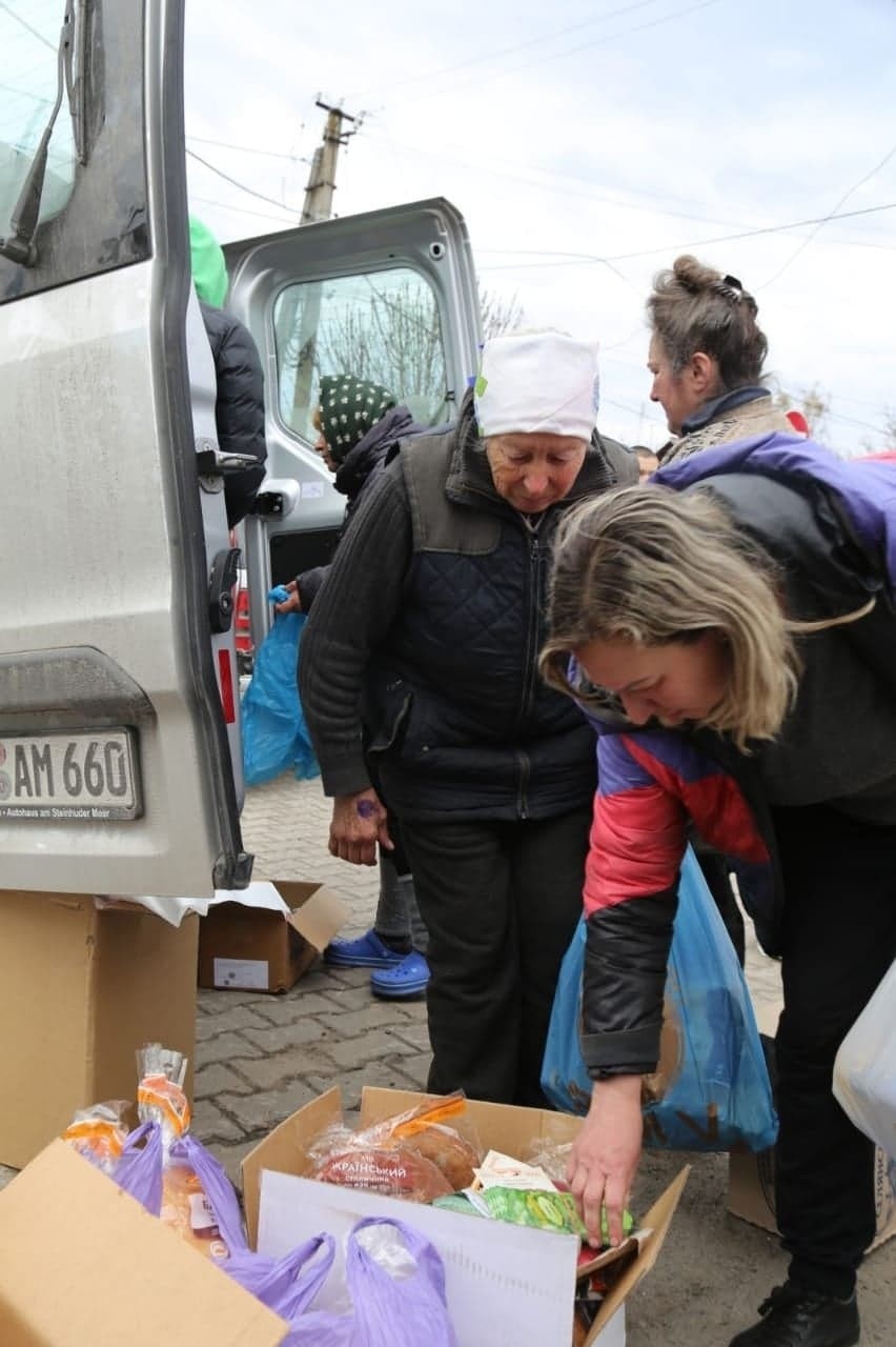 Trwa akcja pomocy Ukrainie. Część naszych darów została przekazana do zbombardowanego Irpienia koło Kijowa. Zobacz zdjęcia