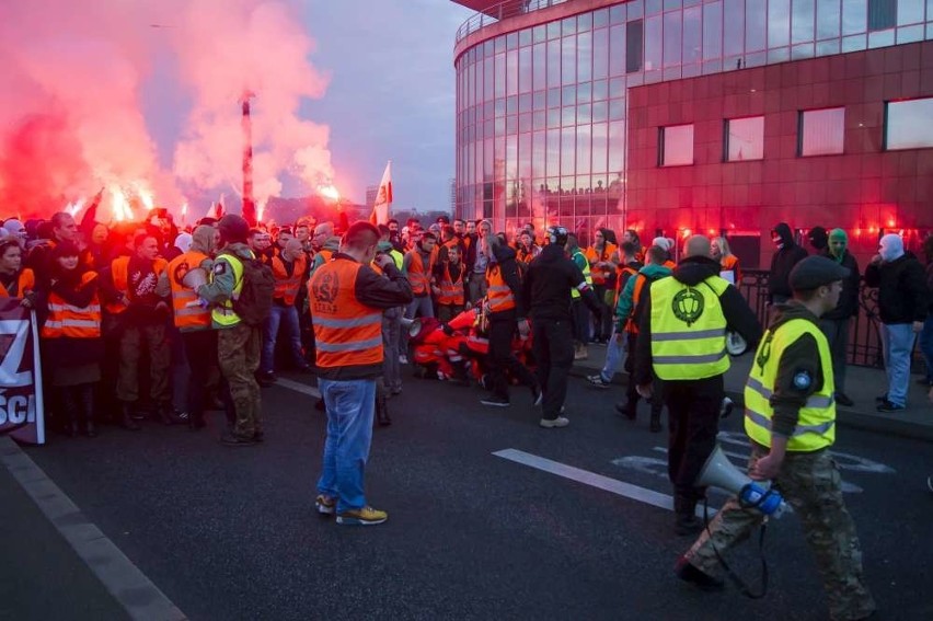 W Warszawie na Marszu Niepodległości brakuje Św. Marcina, są...