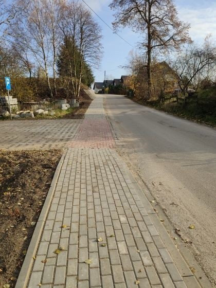 Mieszkańcy są zadowoleni. Nowy chodnik na ulicy Sportowej w Borzytuchomiu
