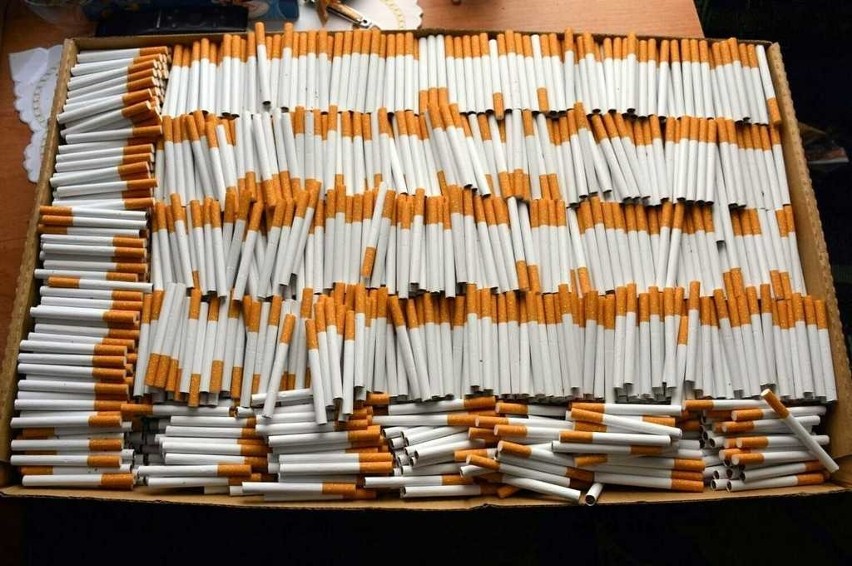 Ponad 1500 paczek nielegalnych papierosów przechwycili...