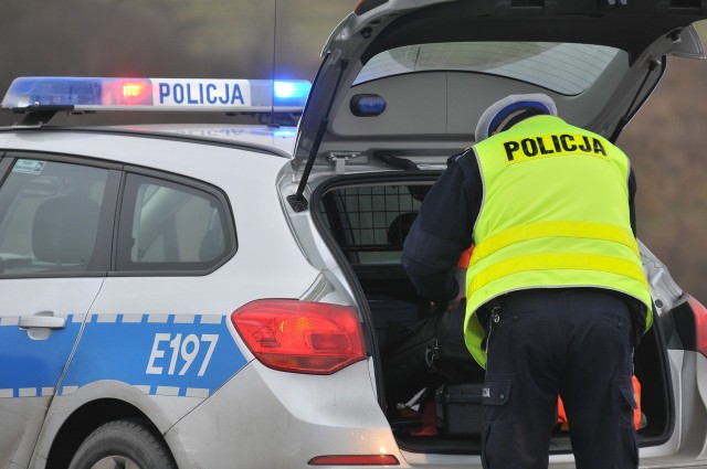 Ze wstępnych ustaleń policji wynika, że winnym kolizji na skrzyżowaniu ul. Gorzowskiej i Północnej jest kierowca ciężarowego volvo.