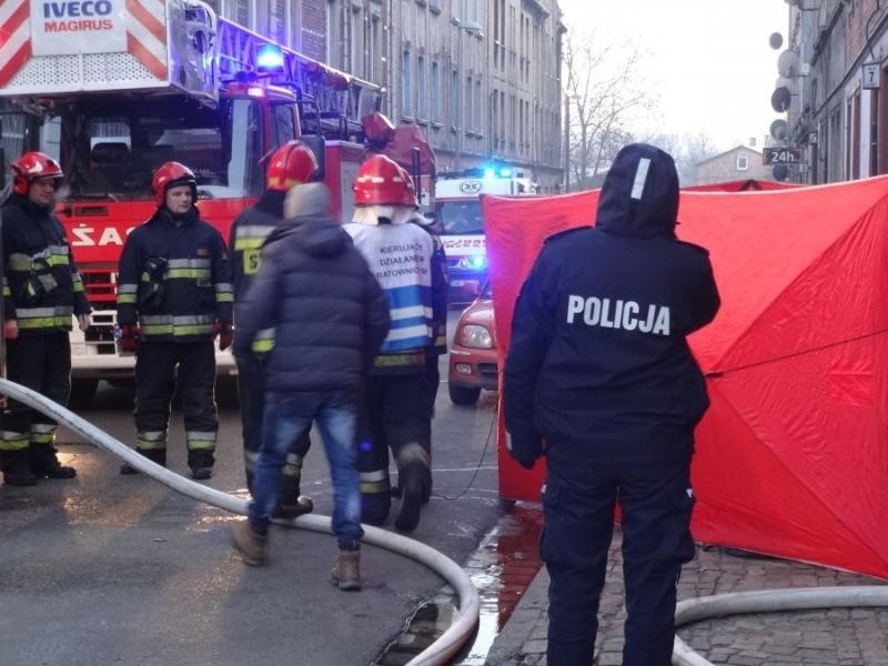 Zabrze: Pożar w kamienicy przy ulicy Gogola. Nie żyje jedna osoba