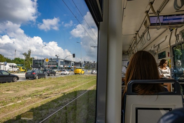 Dziś, 11 stycznia została wprowadzona bezpłatna komunikacja, począwszy od uruchomienia pierwszych kursów rannych autobusów lub tramwajów komunikacji miejskiej, do godz. 24.