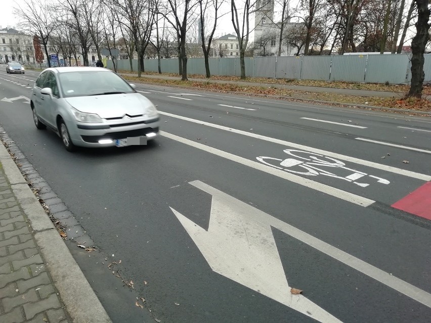 Ścieżka rowerowa na pl. Orląt Lwowskich we Wrocławiu