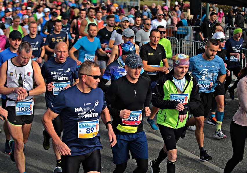 7. Cracovia Półmaraton Królewski. Witalij Szafar najszybszy na mecie. Startowało ponad 4 tysiące biegaczy [ZDJĘCIA]