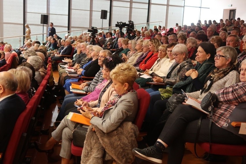 Ruszyło II Dolnośląskie Forum Senioralne, na którym w br....
