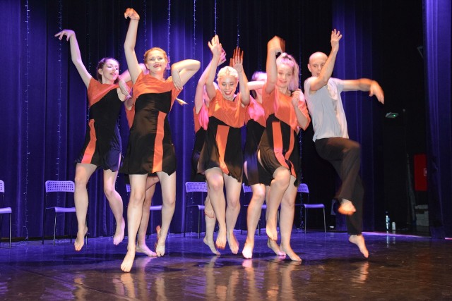 Teatr Tańca Współczesnego „Six Limbs Group" w premierowym spektaklu „Historyjki"