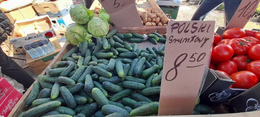 Świeże owoce i warzywa na giełdzie w Miedzianej Górze. Ile kosztują truskawki? Zobacz zdjęcia i ceny 