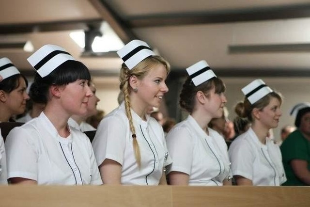 Lipiec 2013: czepkowanie pielęgniarek na Akademii Pomorskiej w Słupsku.