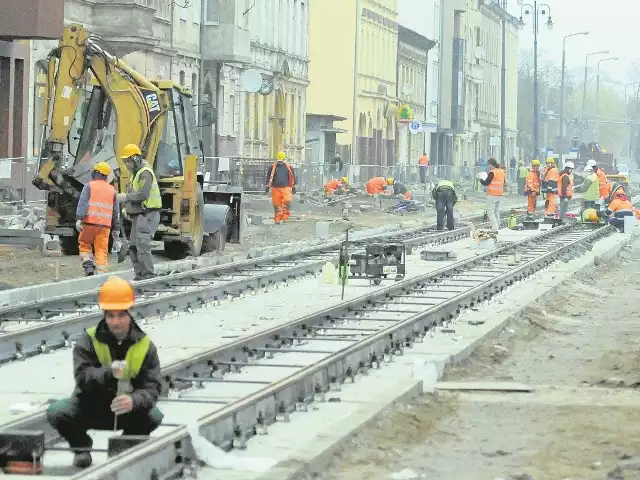 ZDMiKP zapowiada, że dodatkowe prace przy remoncie ulicy Gdańskiej nie wpłyną ostatecznie na termin zakończenia robót