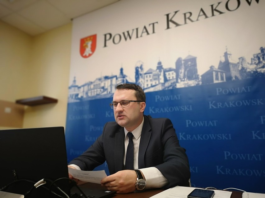 Pierwsza zdalna sesja Rady Powiatu Krakowskiego. Radni głosowali poprzez platformę internetową