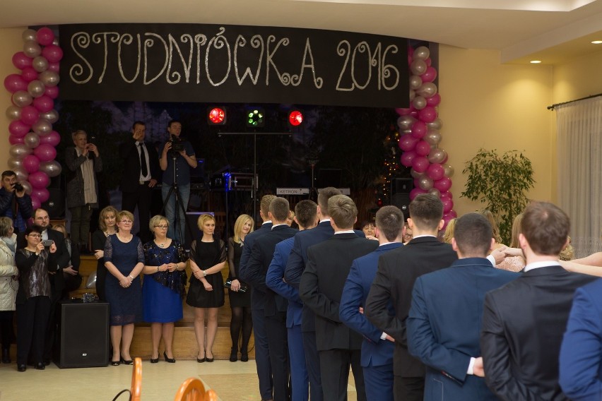 Studniówka 2016 Zespołu Szkół w Pilicy [ZDJĘCIA]