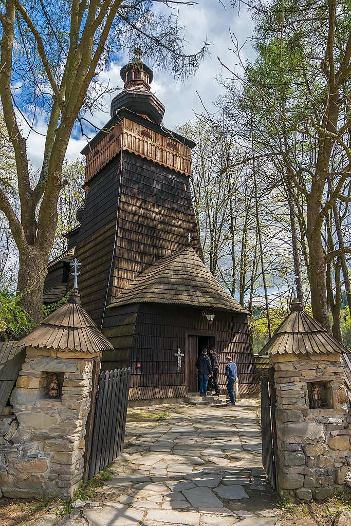 Powroźnik. Ochronią kościółek przed ogniem.